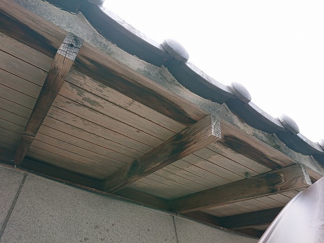 雨樋を固定する破風板の確認